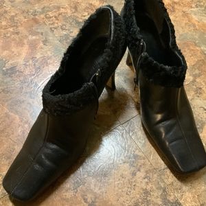 ENZO ANGIOLINI FUR TRIM ANKLE BLACK LEATHER BOOTS